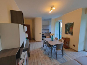 Fuga al Lago - Casa Moderna con Wi-Fi e Parcheggio ad Arona